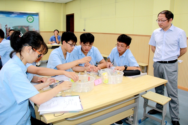 8080e04cad31460682d8a7d410261d12.jpeg